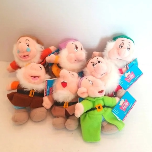 NEW Disney Magnetic Seven Dwarfs Plush from Snow White - Picture 2 of 3